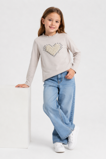 CAMISETA CON BRILLO EN EL CORAZON(NENA)