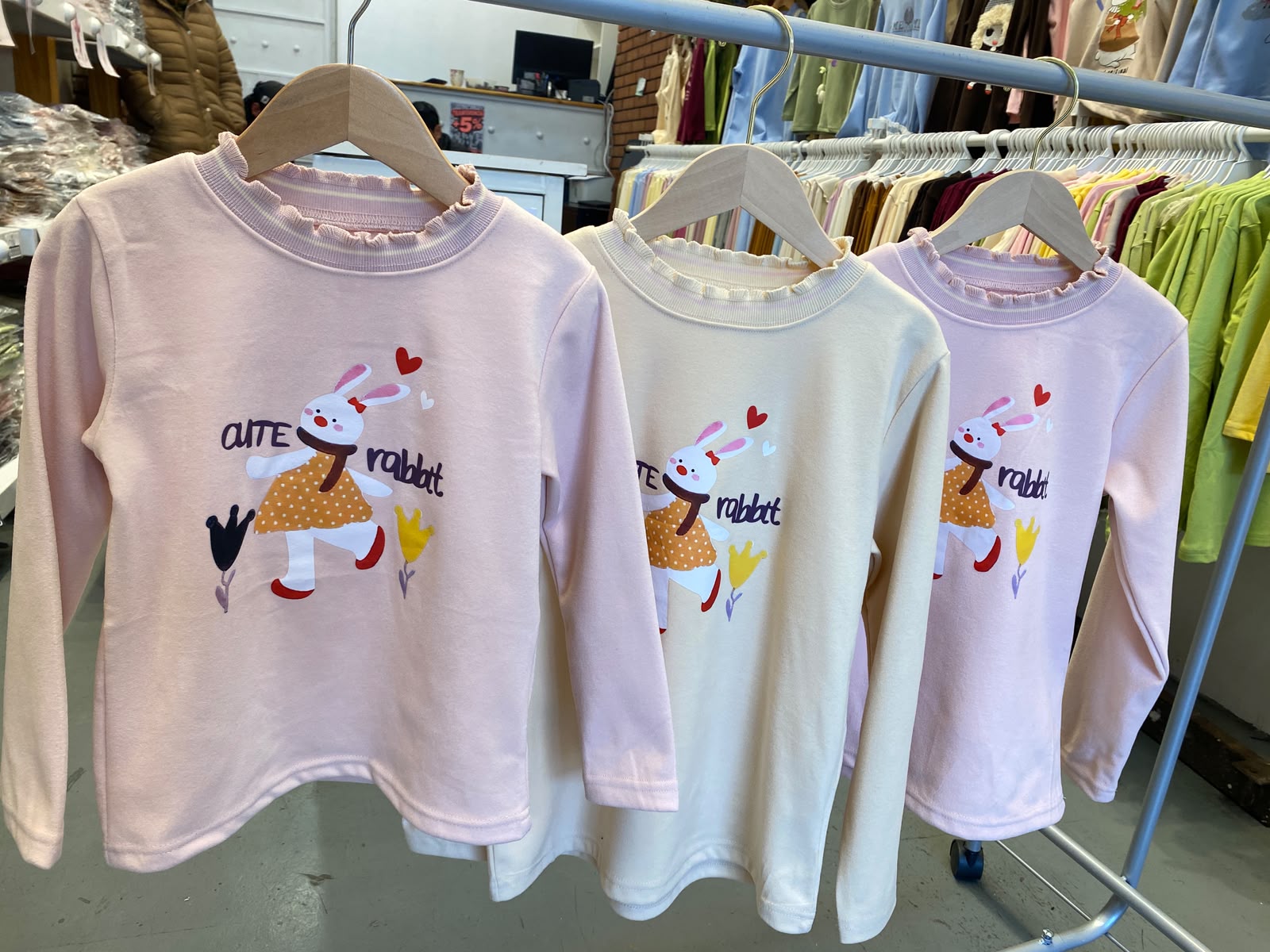CAMISETAS CON CUELLO TEJIDO (NENA) - Imagen 4
