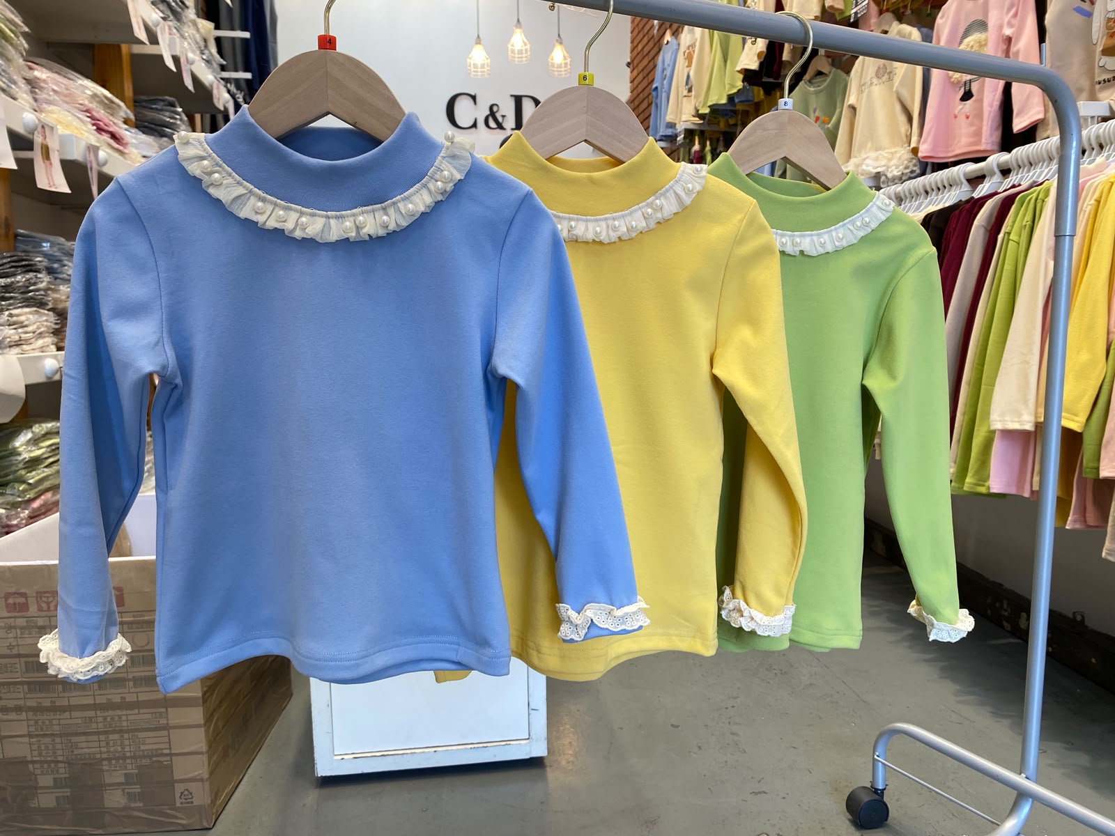CAMISETA CON ENCAJE/PERLA (NENA) - Imagen 6